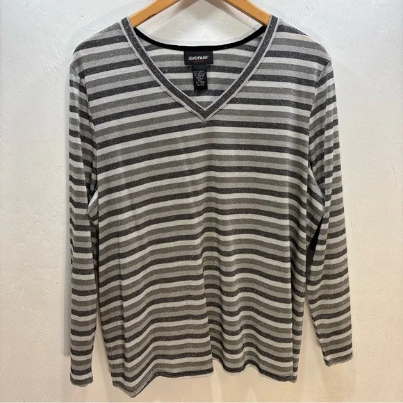 Avenue Relaxed fit V-Neck Striped long sleeve Shirt Gray Silver Black NWT Sz 20 - Picture 5 of 8